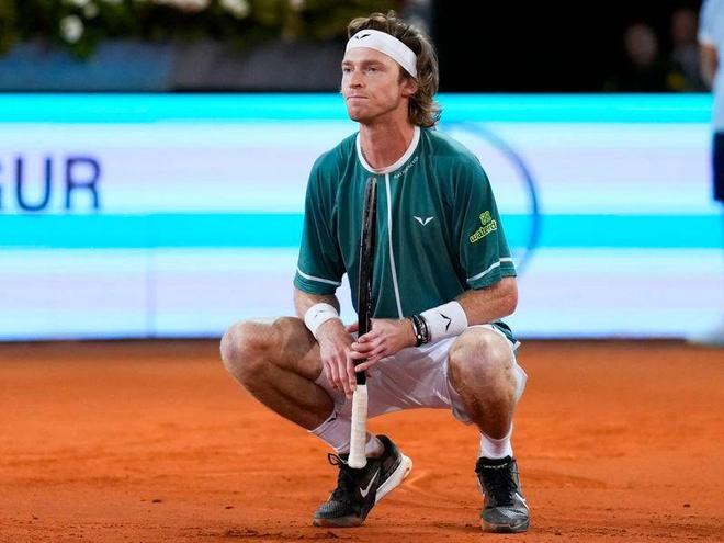 业生涯中奠 业生涯中奠