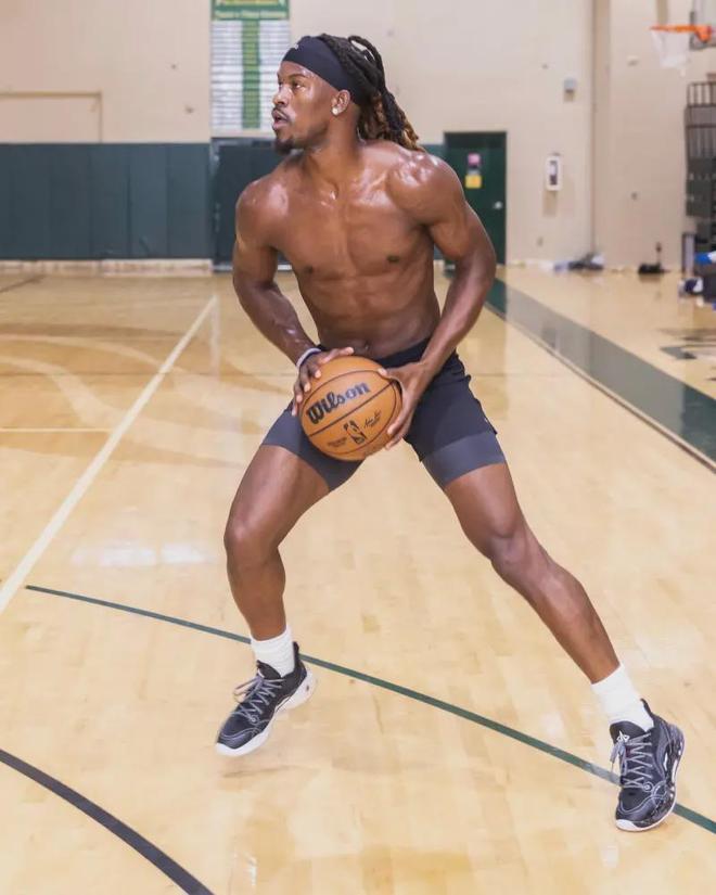 防守端压制 防守端压制